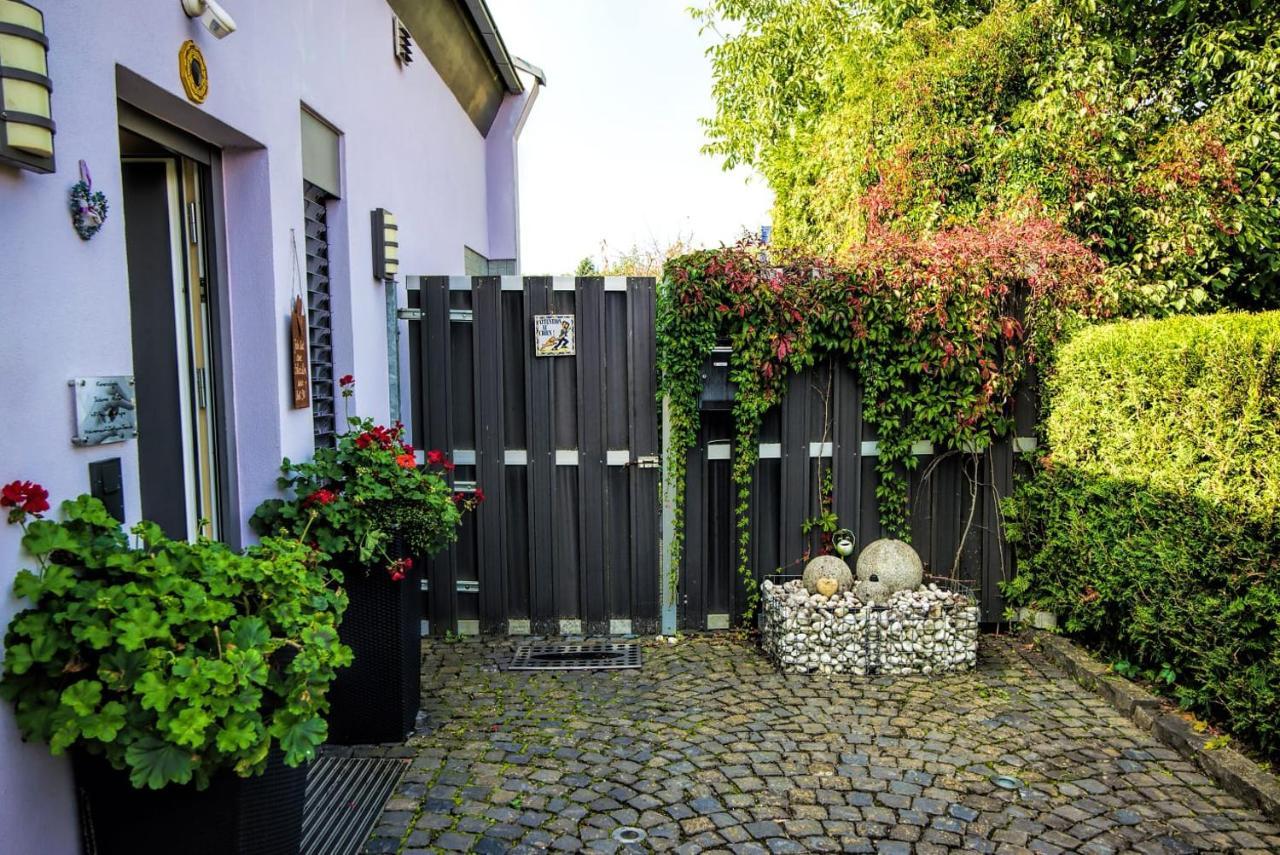 Villa Wohnen-auf-Zeit-am-See Großostheim Exterior foto